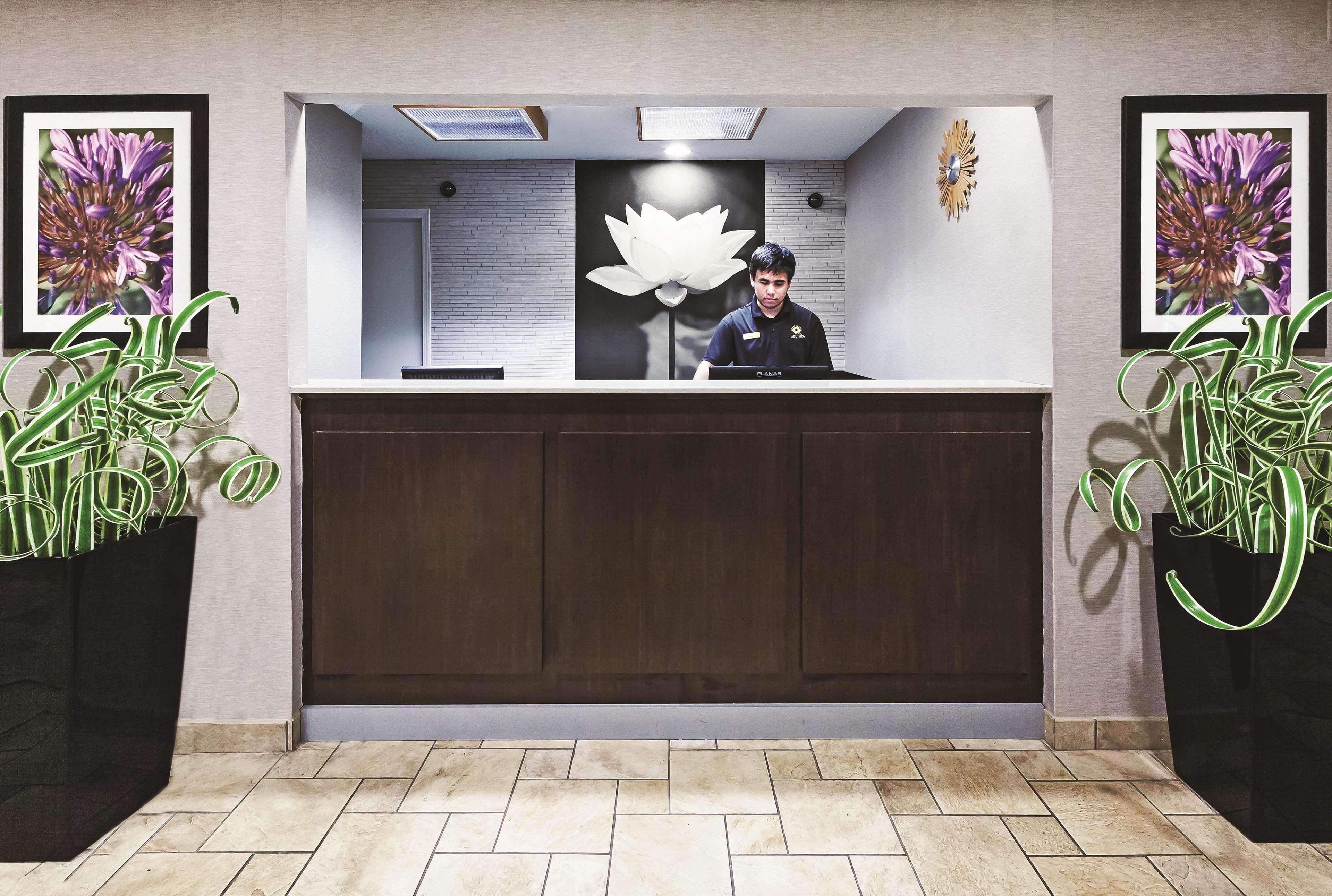 北小石城-麦凯恩购物中心拉金塔酒店 外观 照片